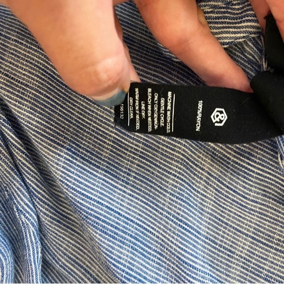 Agnes and Dora Line cap sleeve blouse - Picture 3 of 3